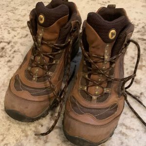 Women’s 9.5 Hiking Boots